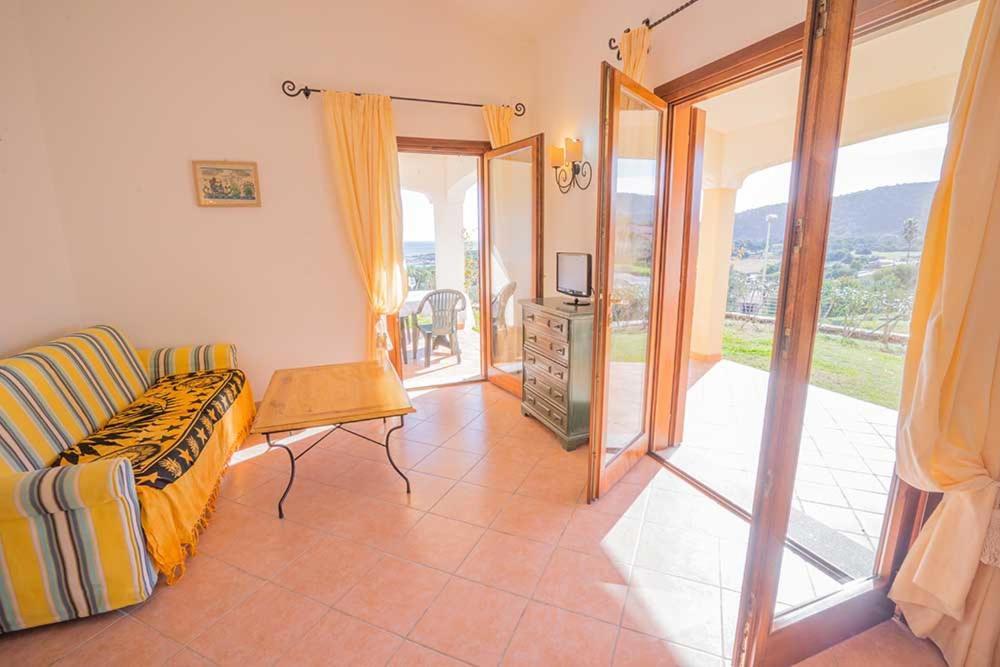 Residence Baia Sant Anna Con Piscina Tanaunella Zewnętrze zdjęcie