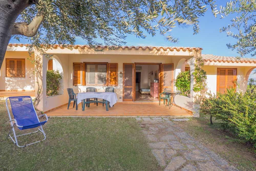 Residence Baia Sant Anna Con Piscina Tanaunella Zewnętrze zdjęcie