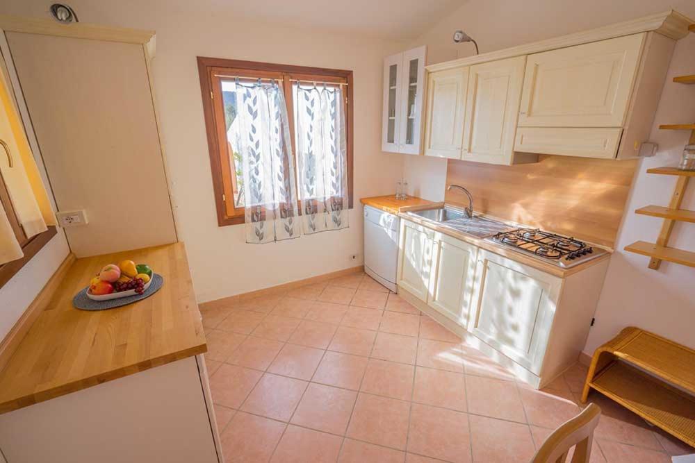Residence Baia Sant Anna Con Piscina Tanaunella Zewnętrze zdjęcie