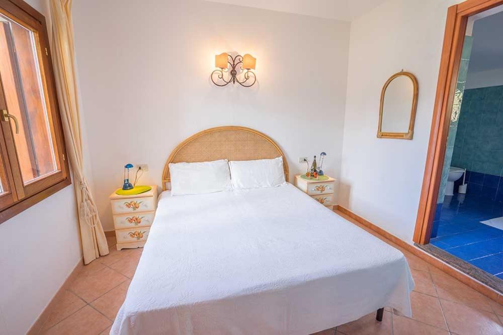 Residence Baia Sant Anna Con Piscina Tanaunella Zewnętrze zdjęcie