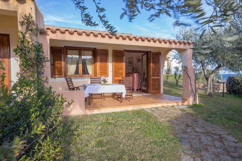 Residence Baia Sant Anna Con Piscina Tanaunella Zewnętrze zdjęcie