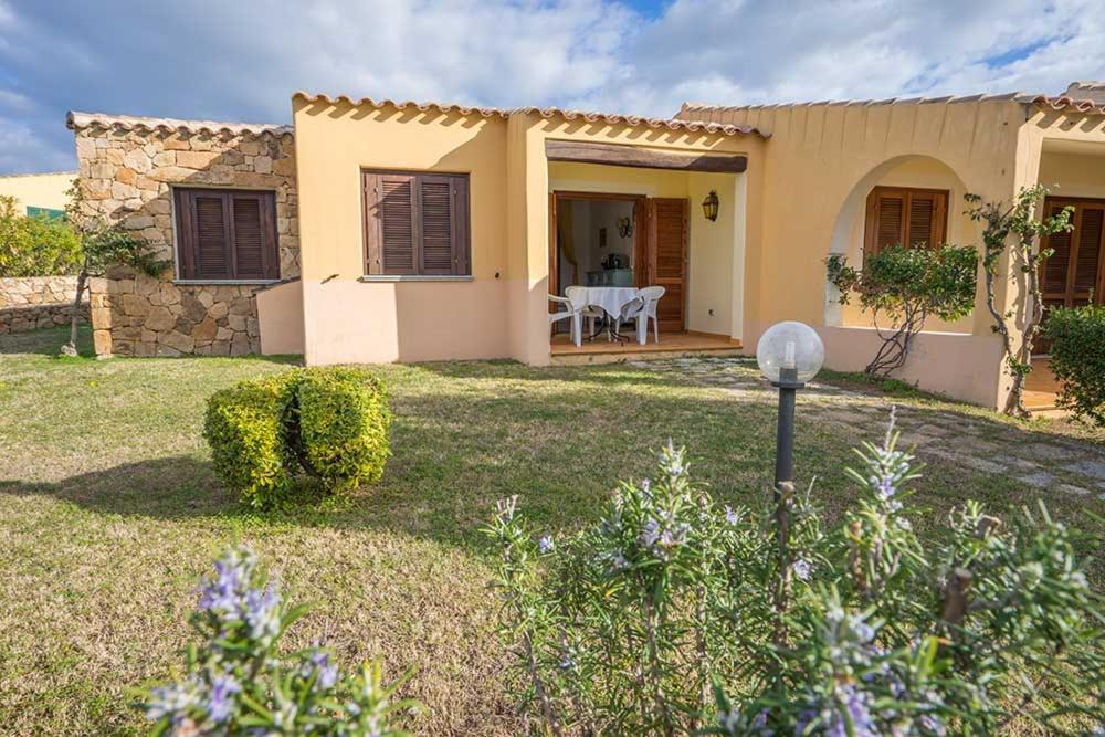 Residence Baia Sant Anna Con Piscina Tanaunella Zewnętrze zdjęcie