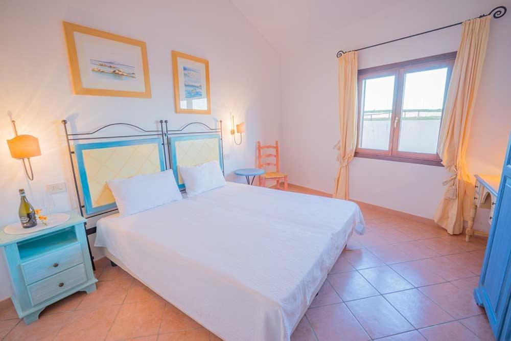 Residence Baia Sant Anna Con Piscina Tanaunella Zewnętrze zdjęcie