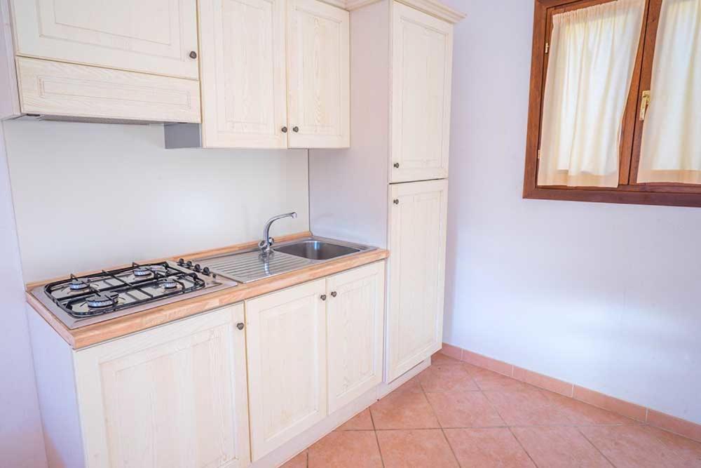 Residence Baia Sant Anna Con Piscina Tanaunella Zewnętrze zdjęcie