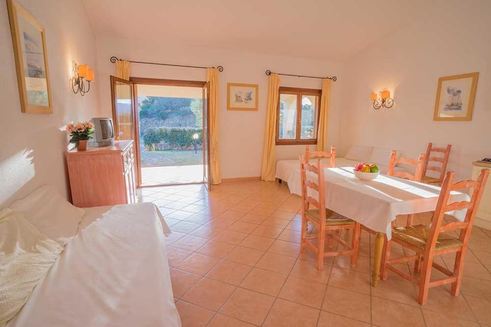 Residence Baia Sant Anna Con Piscina Tanaunella Zewnętrze zdjęcie