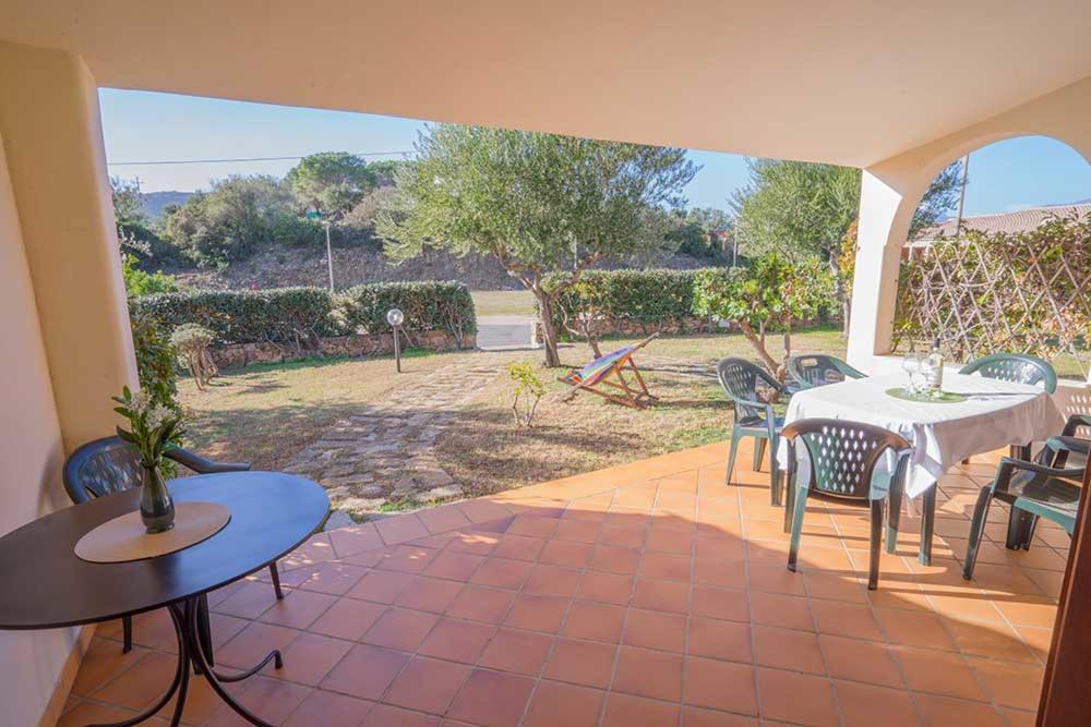 Residence Baia Sant Anna Con Piscina Tanaunella Zewnętrze zdjęcie