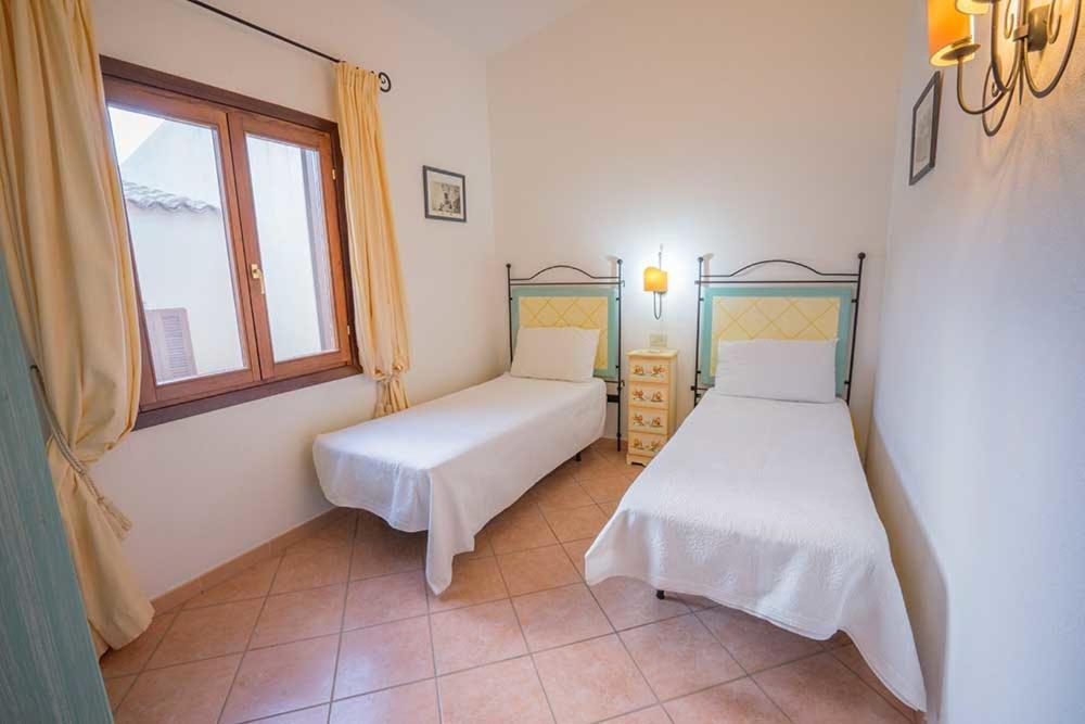 Residence Baia Sant Anna Con Piscina Tanaunella Zewnętrze zdjęcie