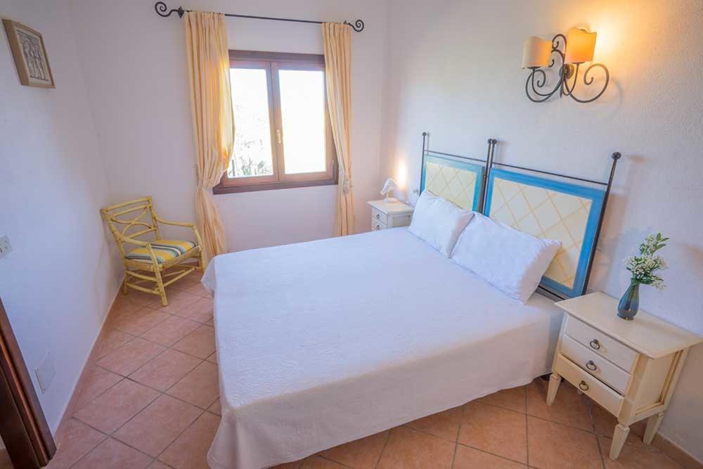 Residence Baia Sant Anna Con Piscina Tanaunella Zewnętrze zdjęcie