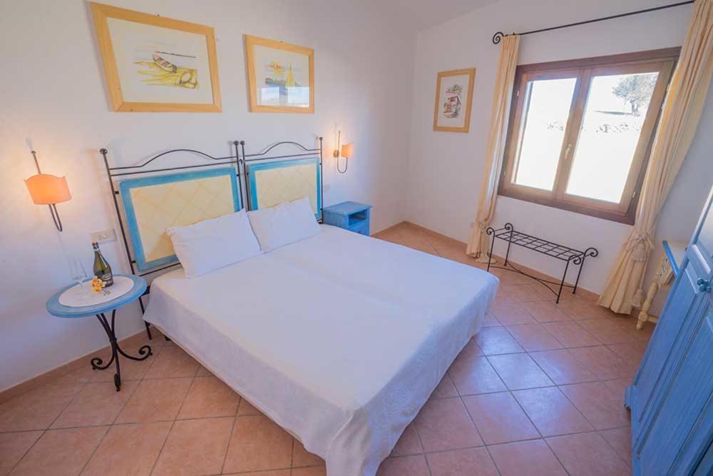 Residence Baia Sant Anna Con Piscina Tanaunella Zewnętrze zdjęcie