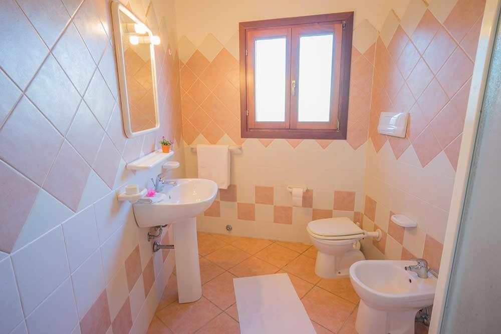 Residence Baia Sant Anna Con Piscina Tanaunella Zewnętrze zdjęcie